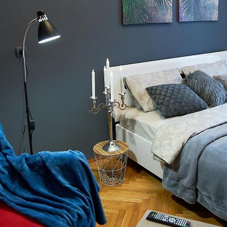 Stylish Apartments In The Center Lviv Extérieur photo