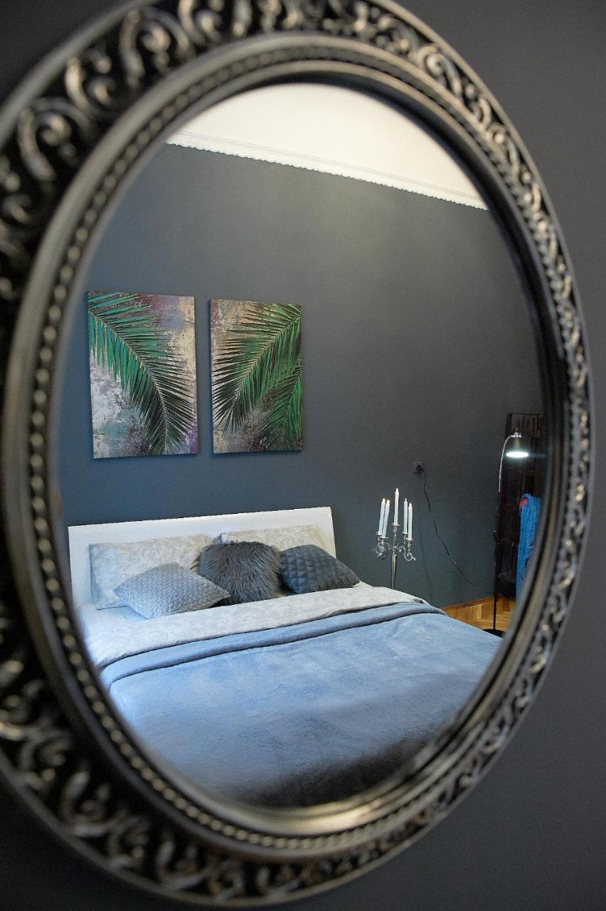 Stylish Apartments In The Center Lviv Extérieur photo