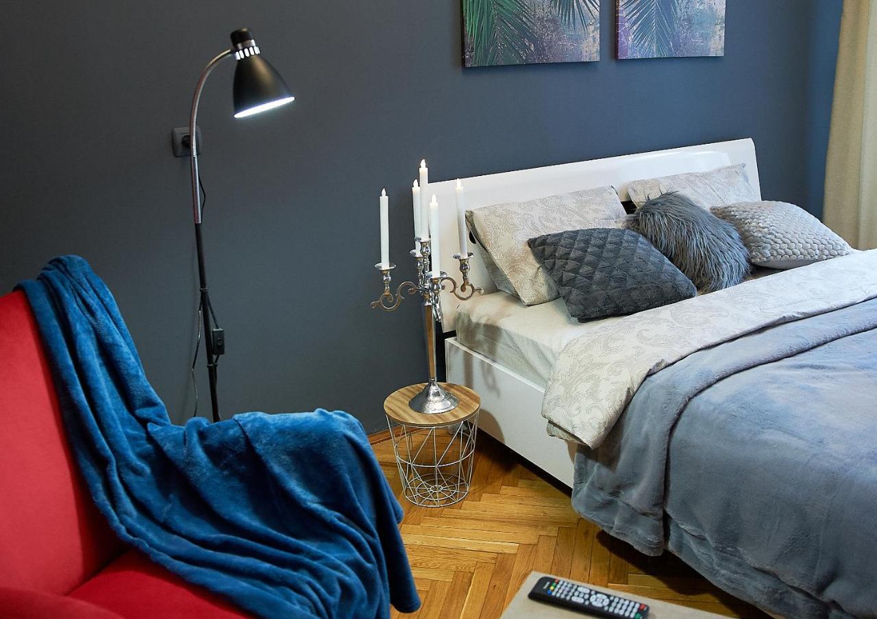 Stylish Apartments In The Center Lviv Extérieur photo
