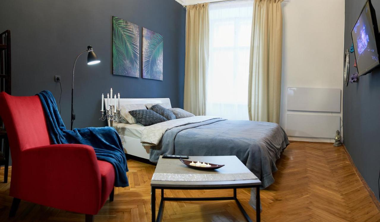 Stylish Apartments In The Center Lviv Extérieur photo